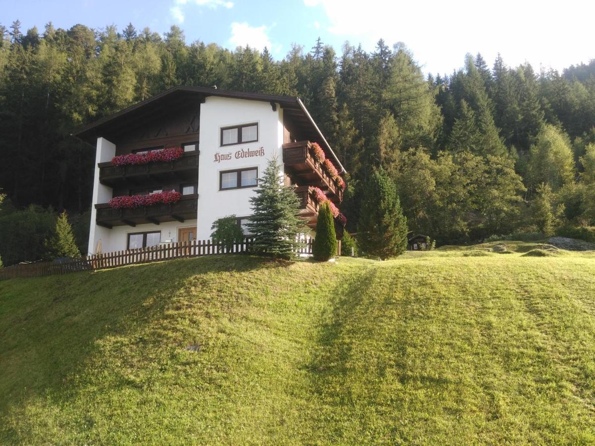 Bed and Breakfast Haus Edelweiss Єрценс Екстер'єр фото