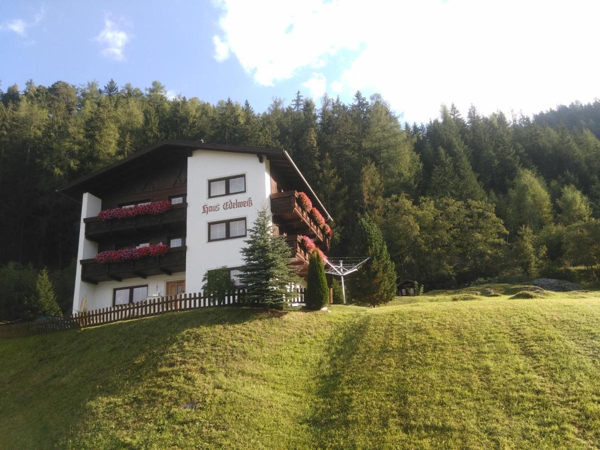 Bed and Breakfast Haus Edelweiss Єрценс Екстер'єр фото