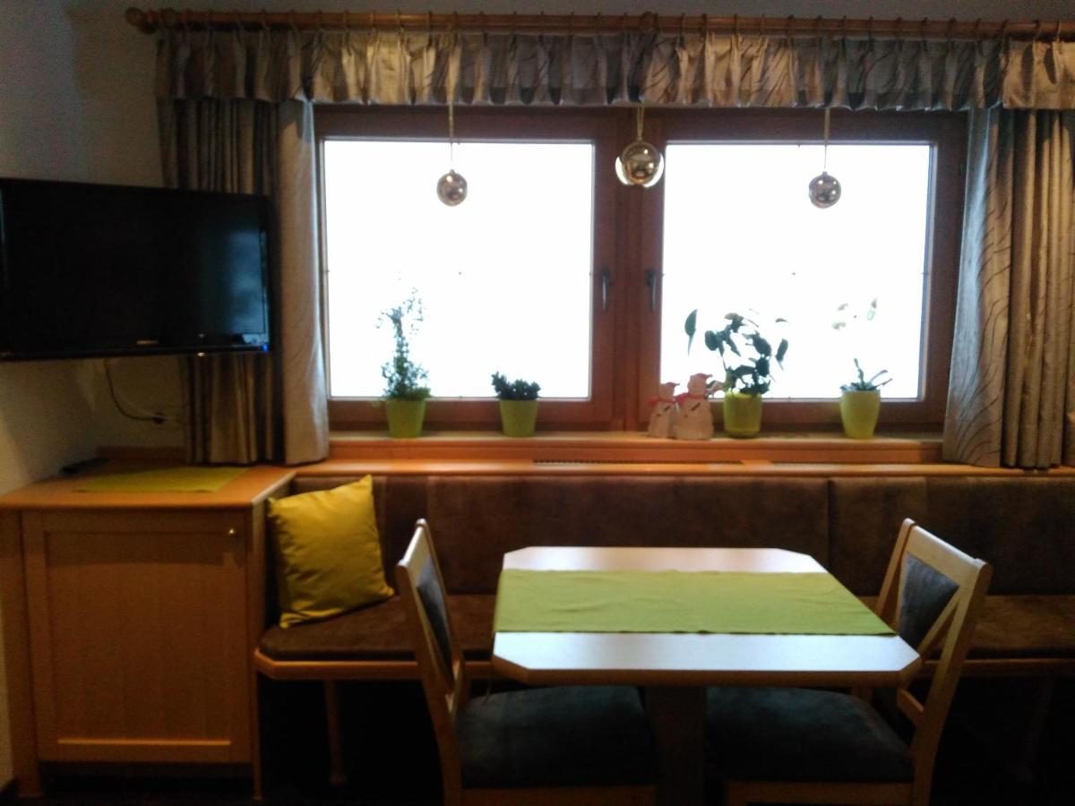 Bed and Breakfast Haus Edelweiss Єрценс Екстер'єр фото