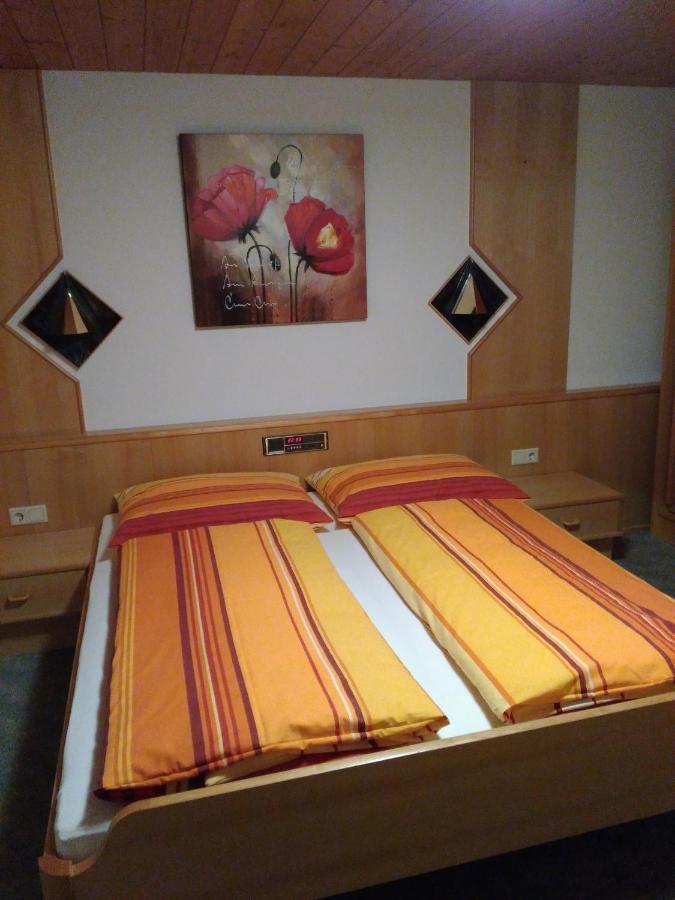Bed and Breakfast Haus Edelweiss Єрценс Екстер'єр фото