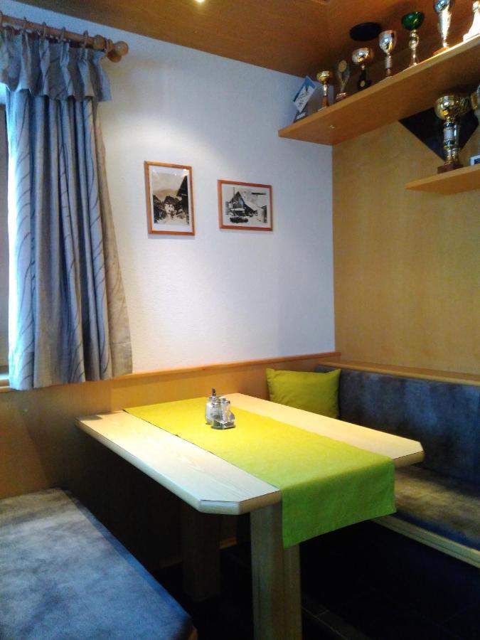 Bed and Breakfast Haus Edelweiss Єрценс Екстер'єр фото