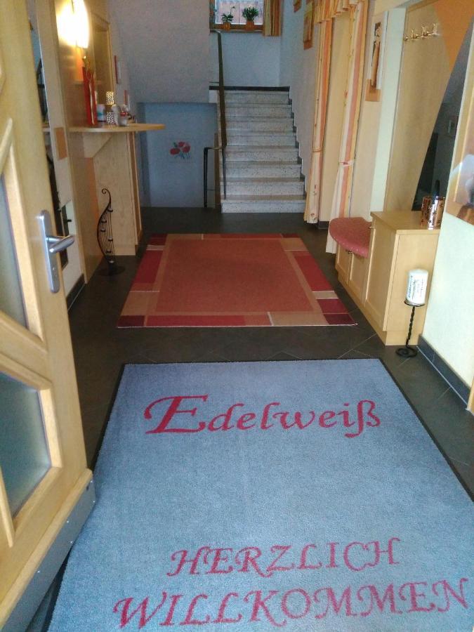 Bed and Breakfast Haus Edelweiss Єрценс Екстер'єр фото