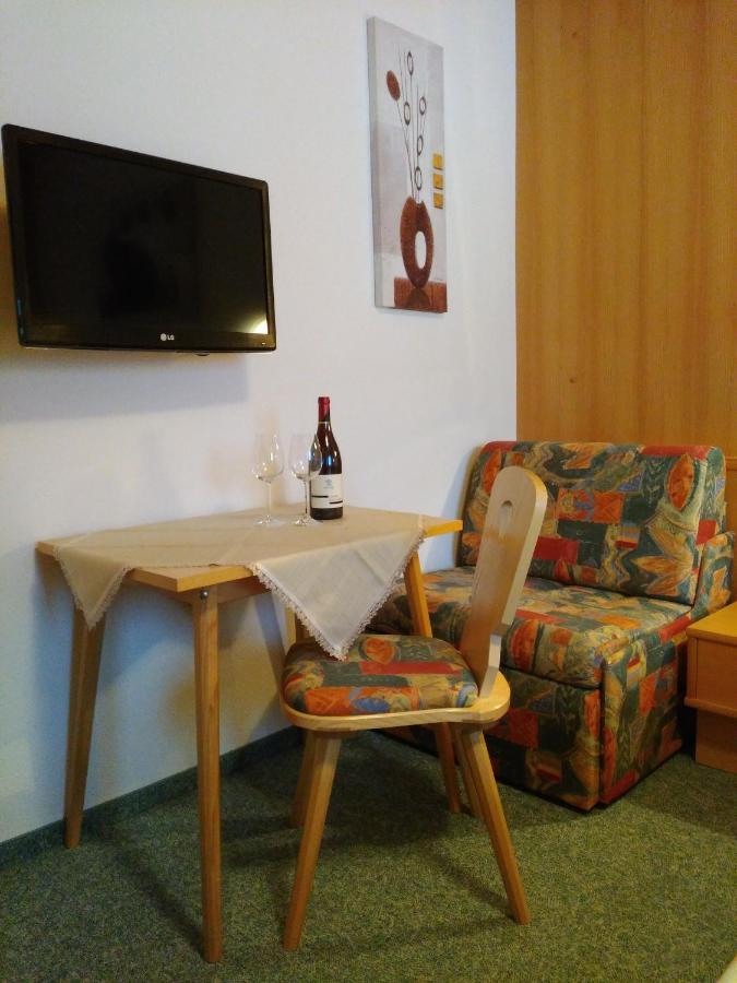 Bed and Breakfast Haus Edelweiss Єрценс Екстер'єр фото